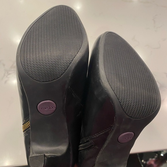 Me Too Black Leather Ankle Booties - Picture 6 of 6